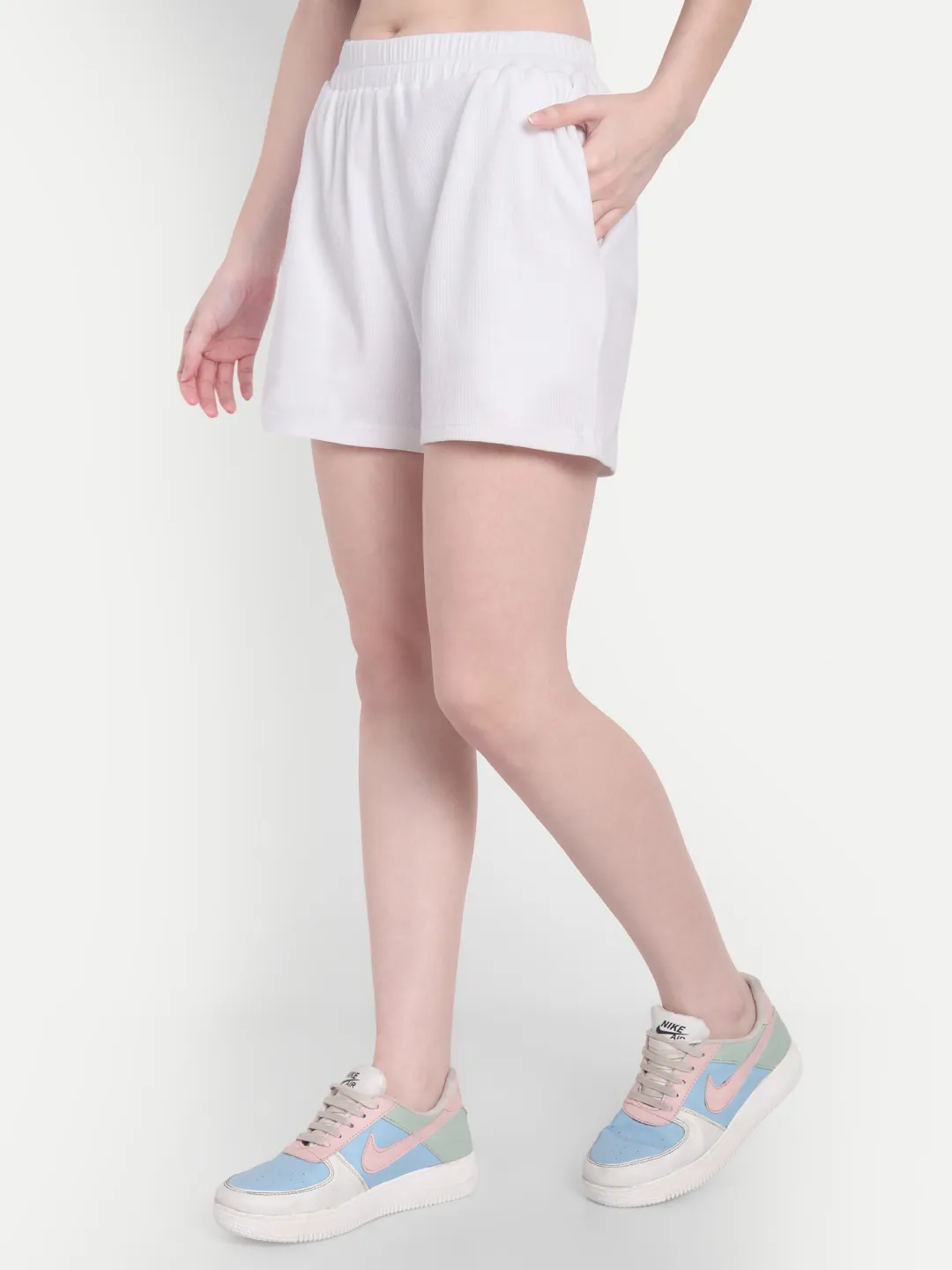 ecomm female shoot
